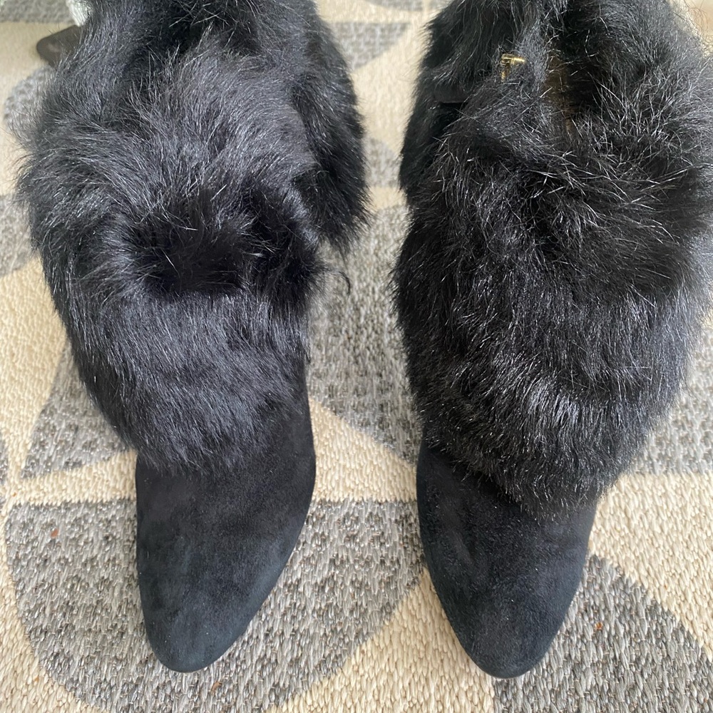 Bettye muller black suede boots in side 39 genuine leather with fur trim.